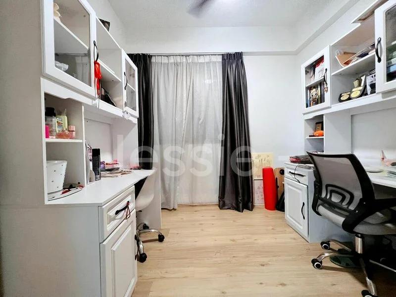 3 Bed Condo for Rent in  The Vales - Image 4